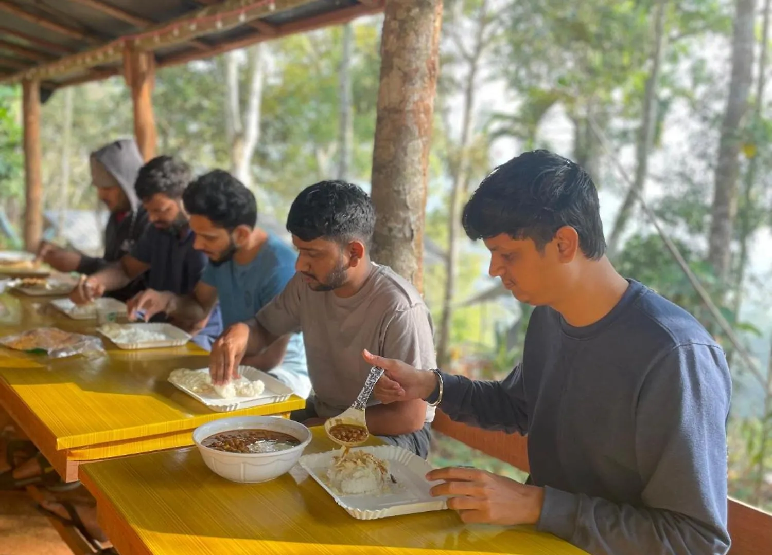 Camptop Munnar Kallar Vattiyar